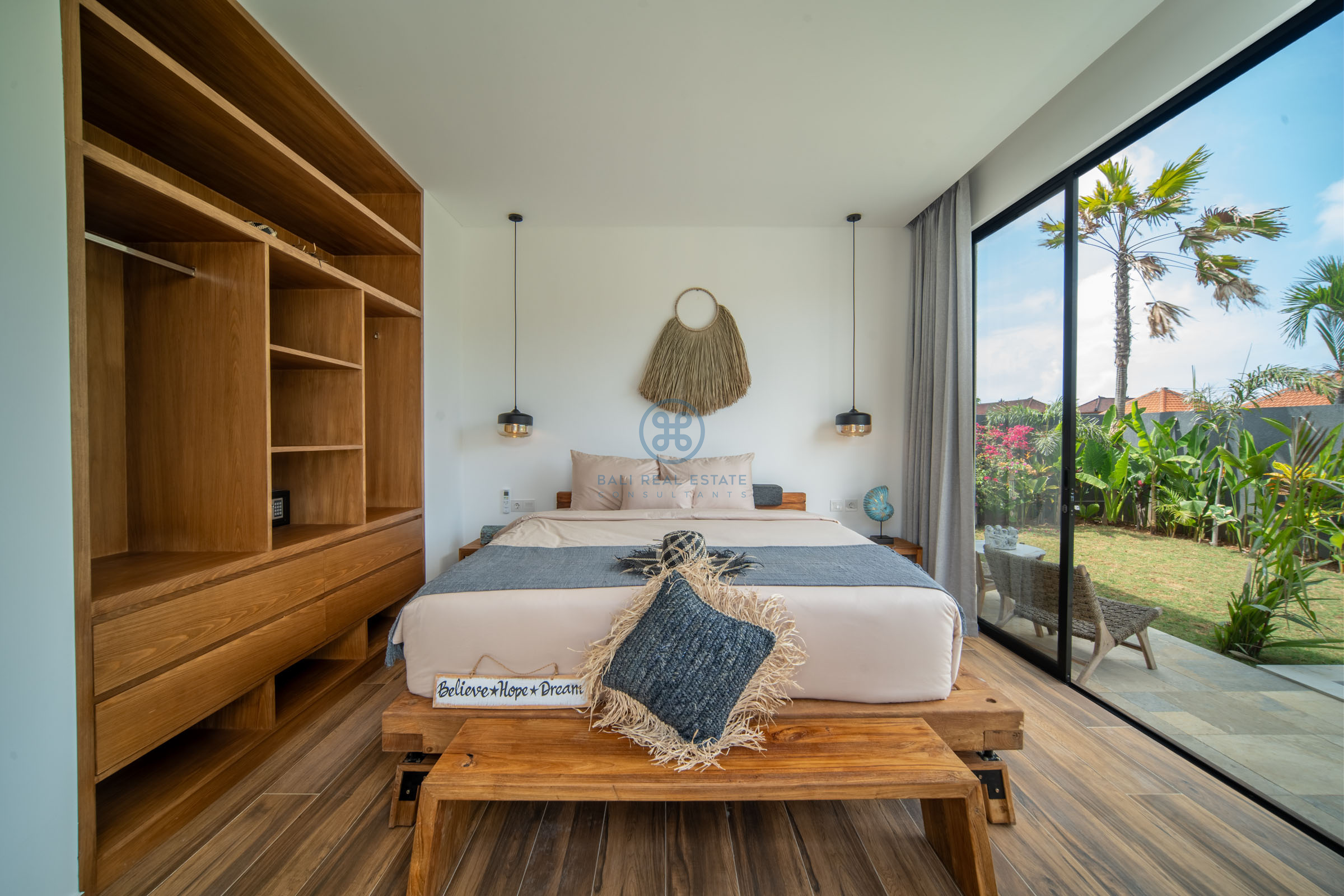 newly-built-4-bedroom-bright-boho-villa-drives-away-from-the-beach-in-ungasan-for-sale-rent-10