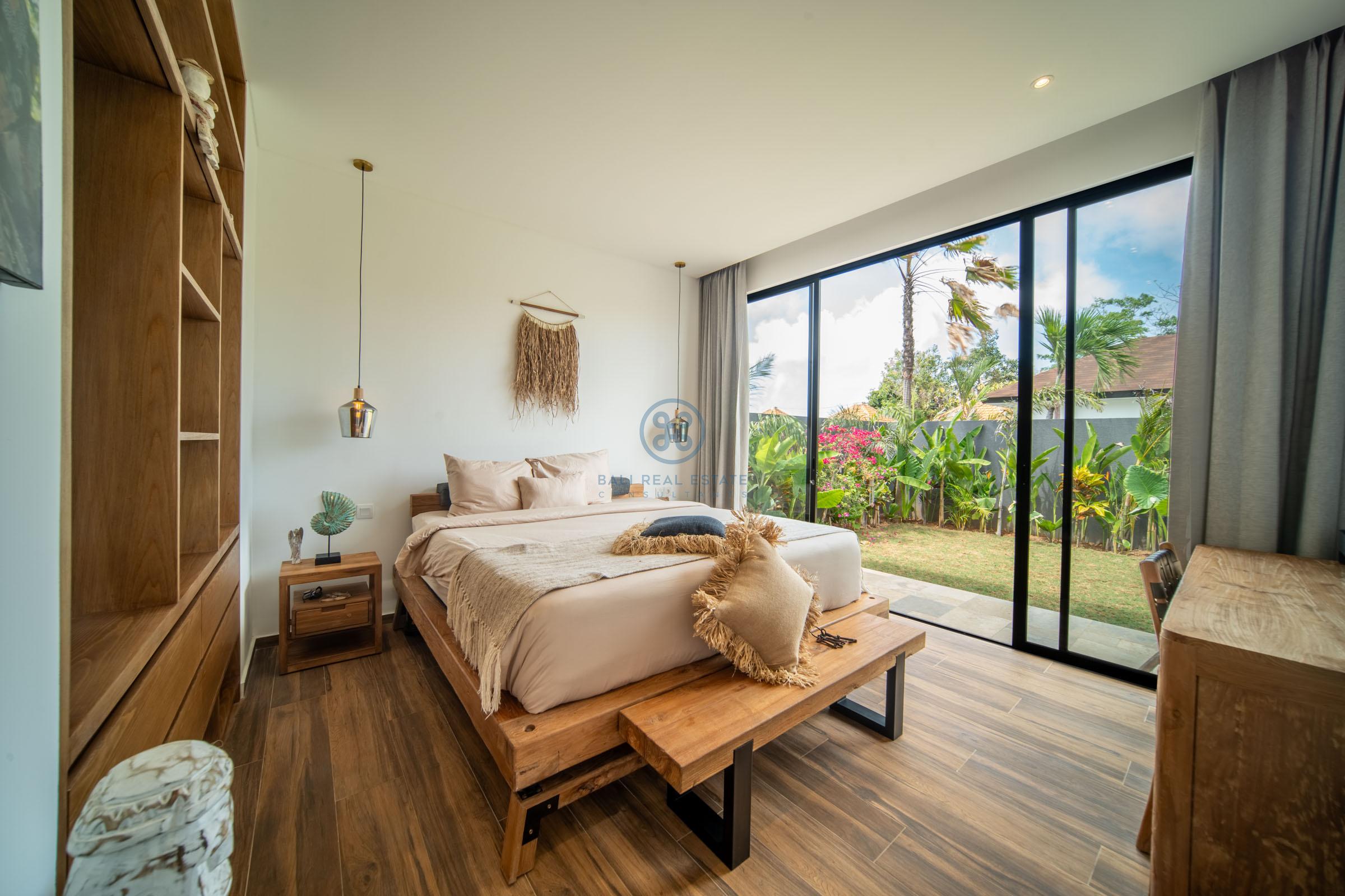 newly-built-4-bedroom-bright-boho-villa-drives-away-from-the-beach-in-ungasan-for-sale-rent-18