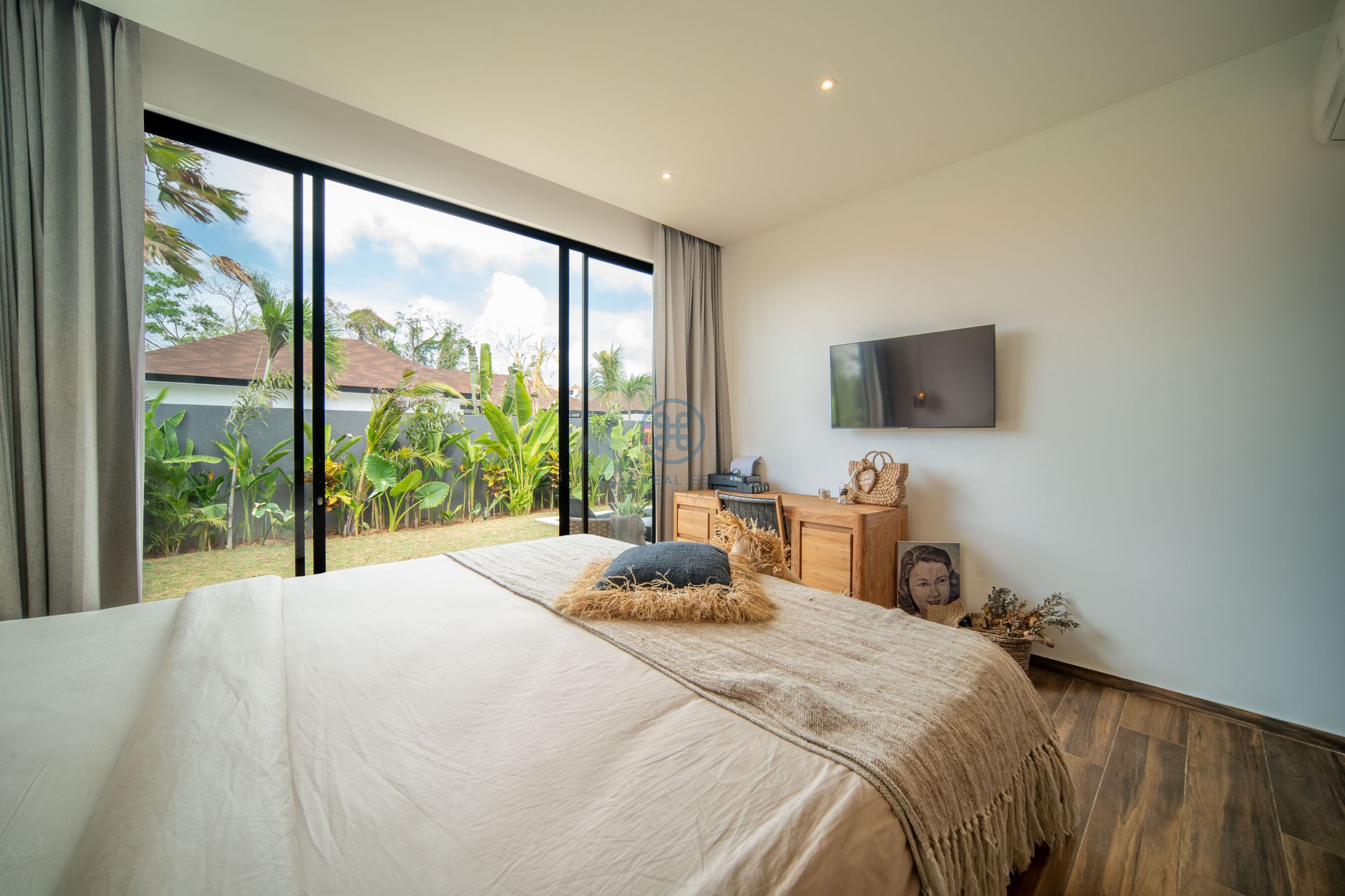 newly-built-4-bedroom-bright-boho-villa-drives-away-from-the-beach-in-ungasan-for-sale-rent-19