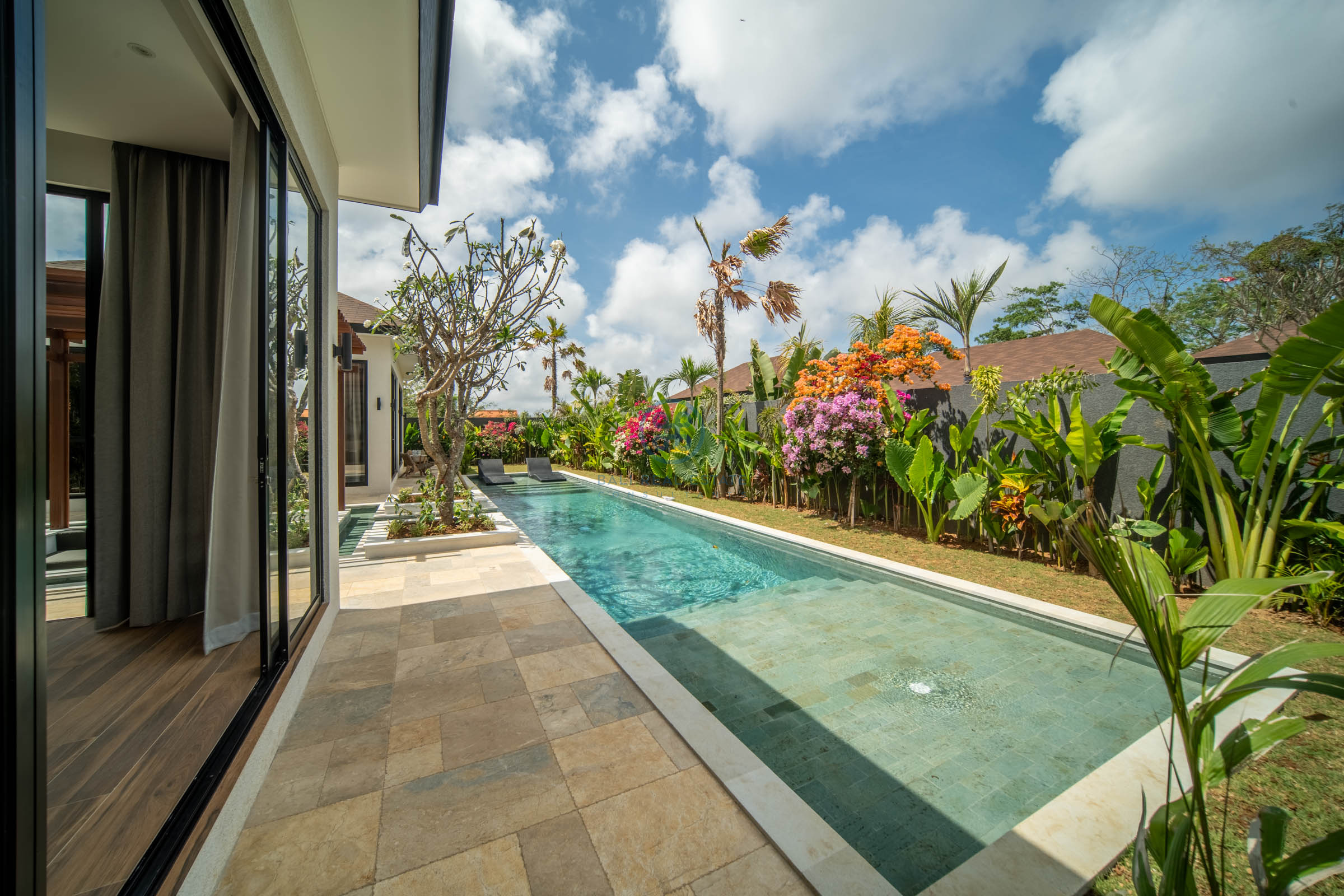 newly-built-4-bedroom-bright-boho-villa-drives-away-from-the-beach-in-ungasan-for-sale-rent-22