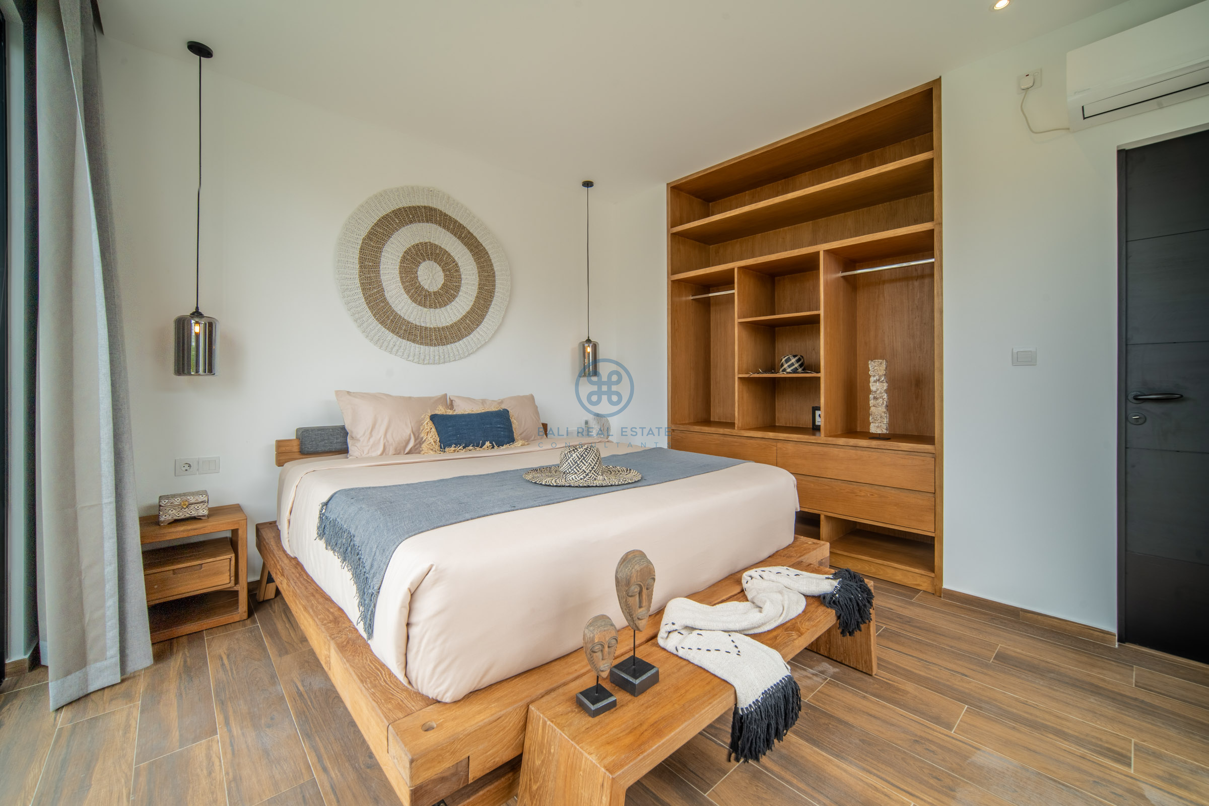 newly-built-4-bedroom-bright-boho-villa-drives-away-from-the-beach-in-ungasan-for-sale-rent-24