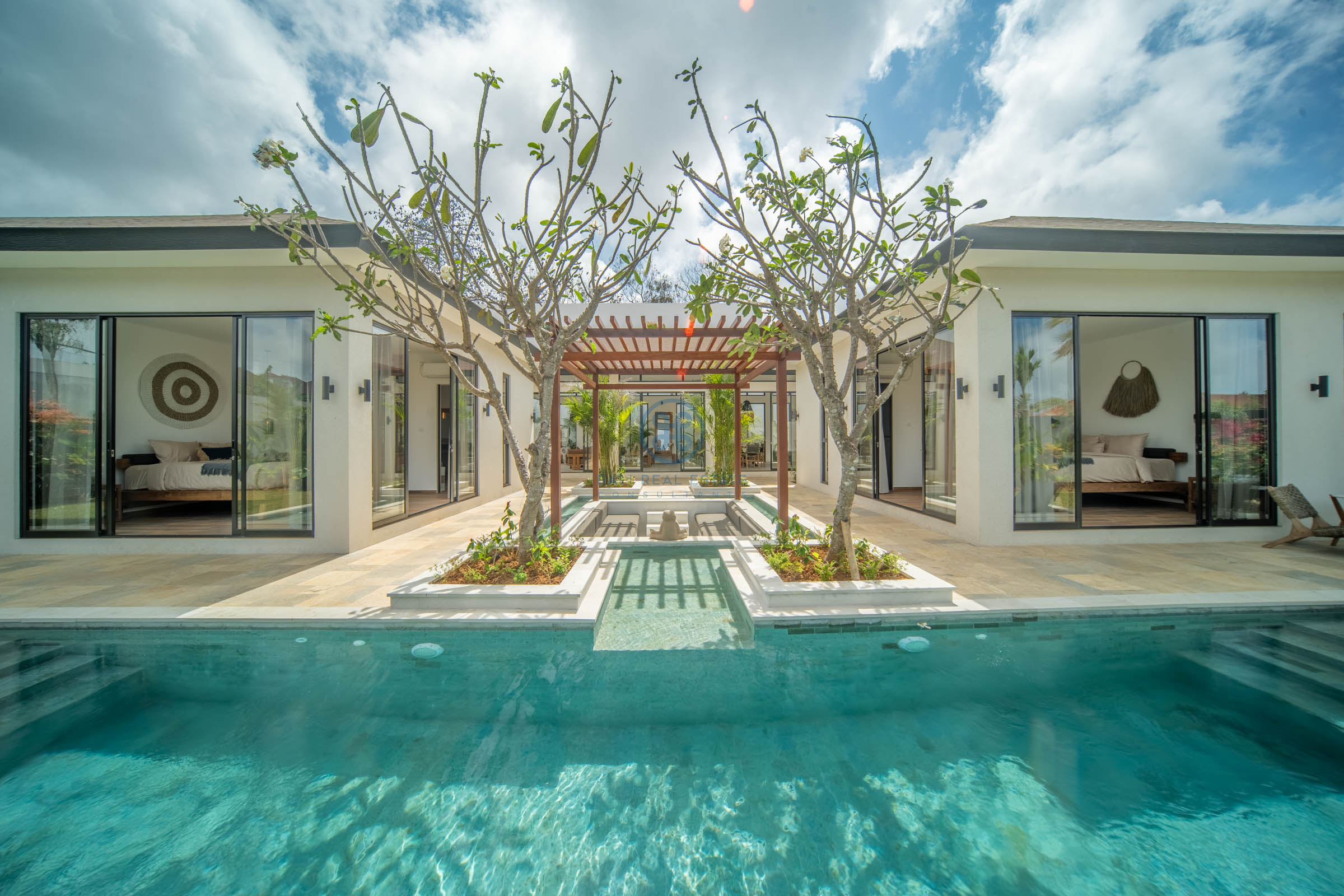 newly-built-4-bedroom-bright-boho-villa-drives-away-from-the-beach-in-ungasan-for-sale-rent-31