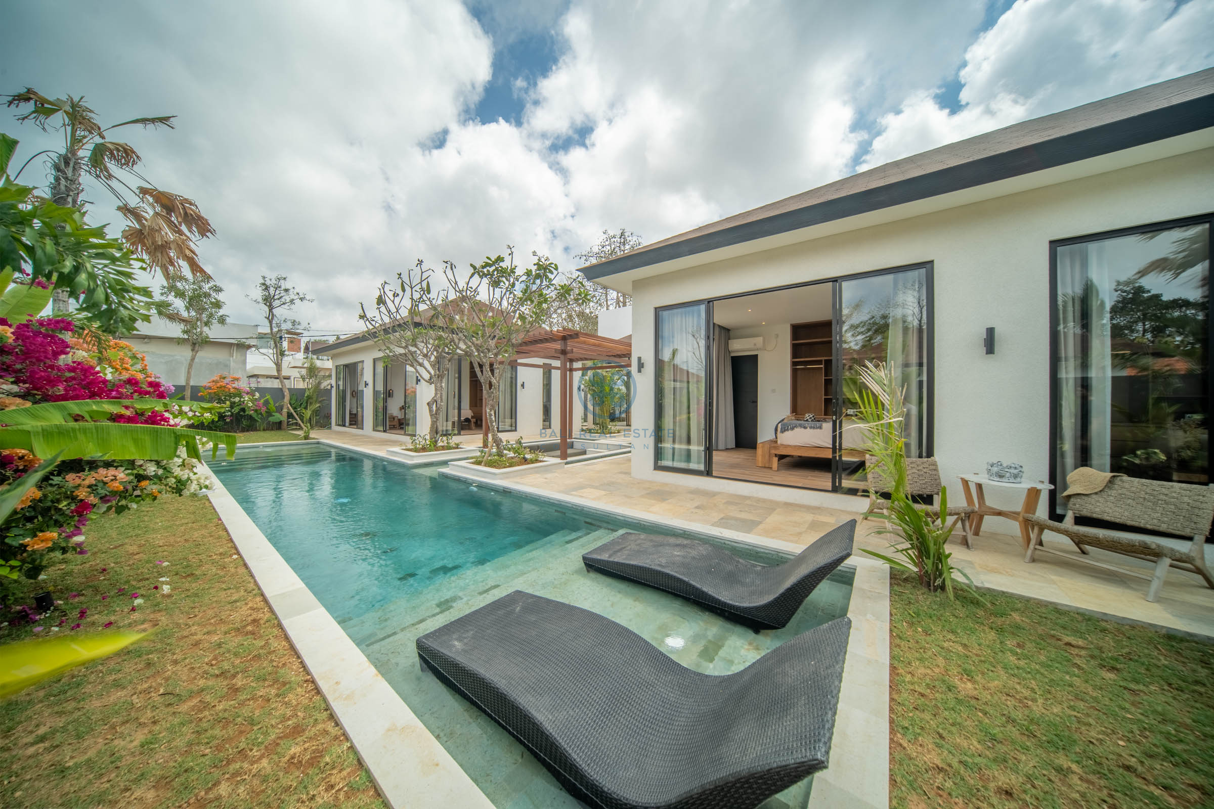 newly-built-4-bedroom-bright-boho-villa-drives-away-from-the-beach-in-ungasan-for-sale-rent-32
