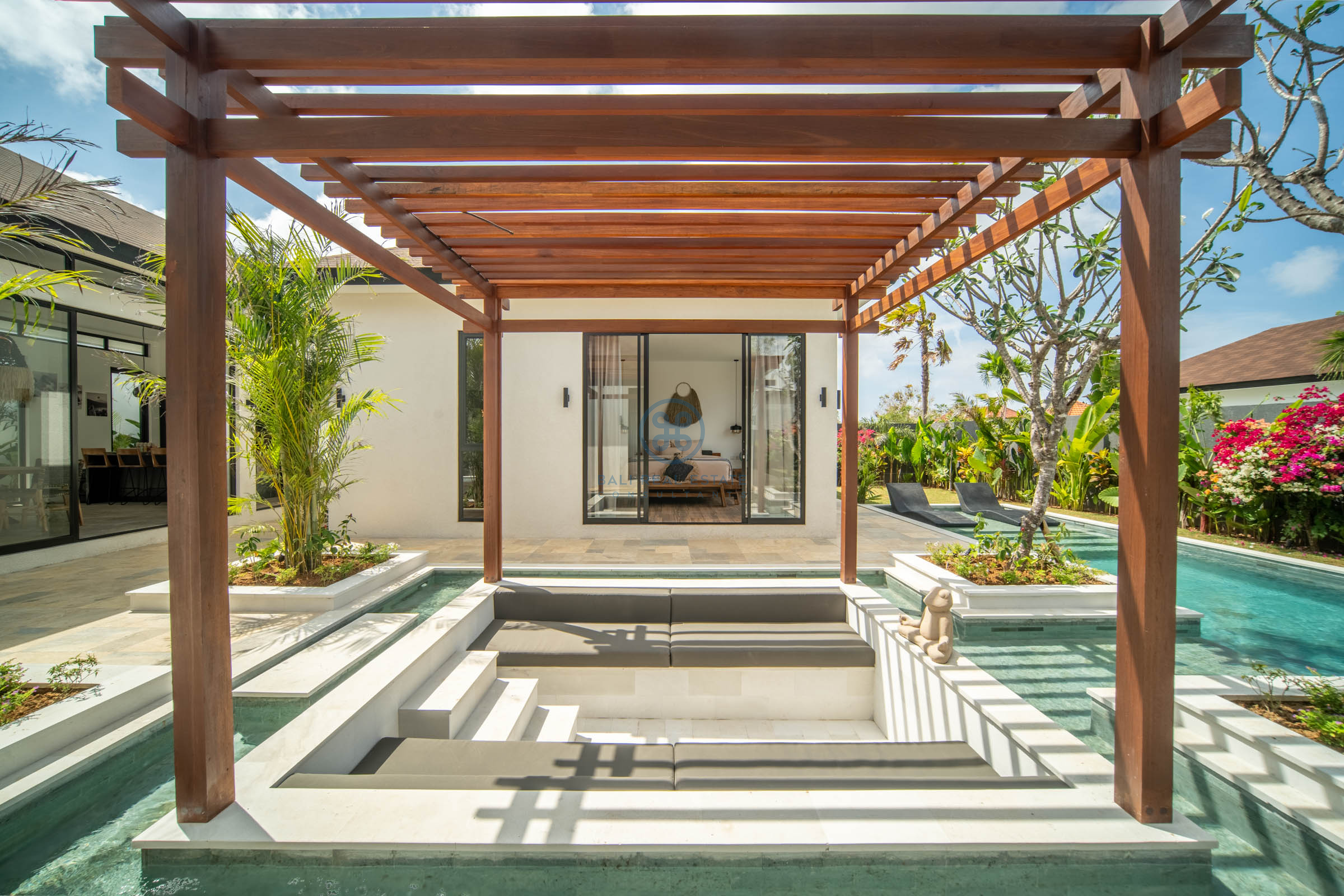 newly-built-4-bedroom-bright-boho-villa-drives-away-from-the-beach-in-ungasan-for-sale-rent-8
